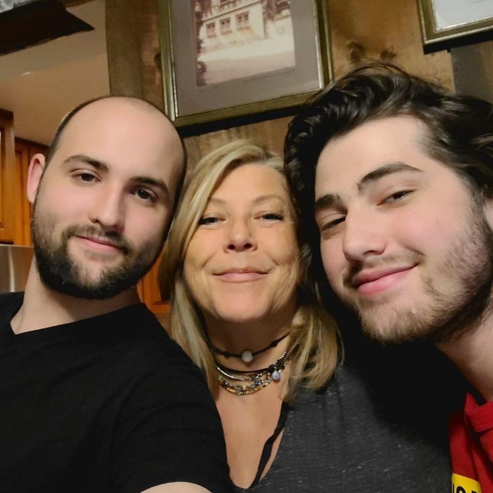 Meet your Posher, Claudine